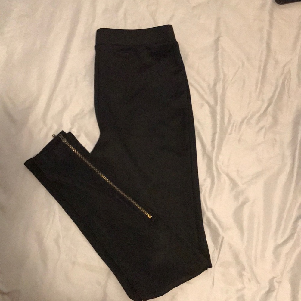 Black leggings